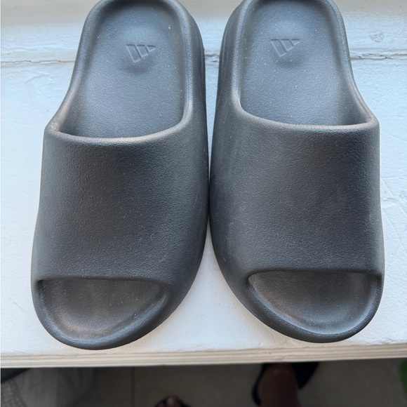 Authentic Yeezy - Picture 3 of 10